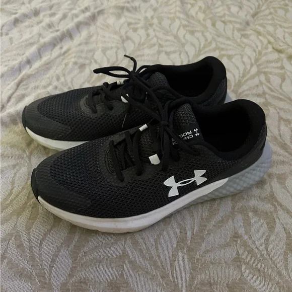 Men’s Under Armour Shoes - Picture 2 of 9